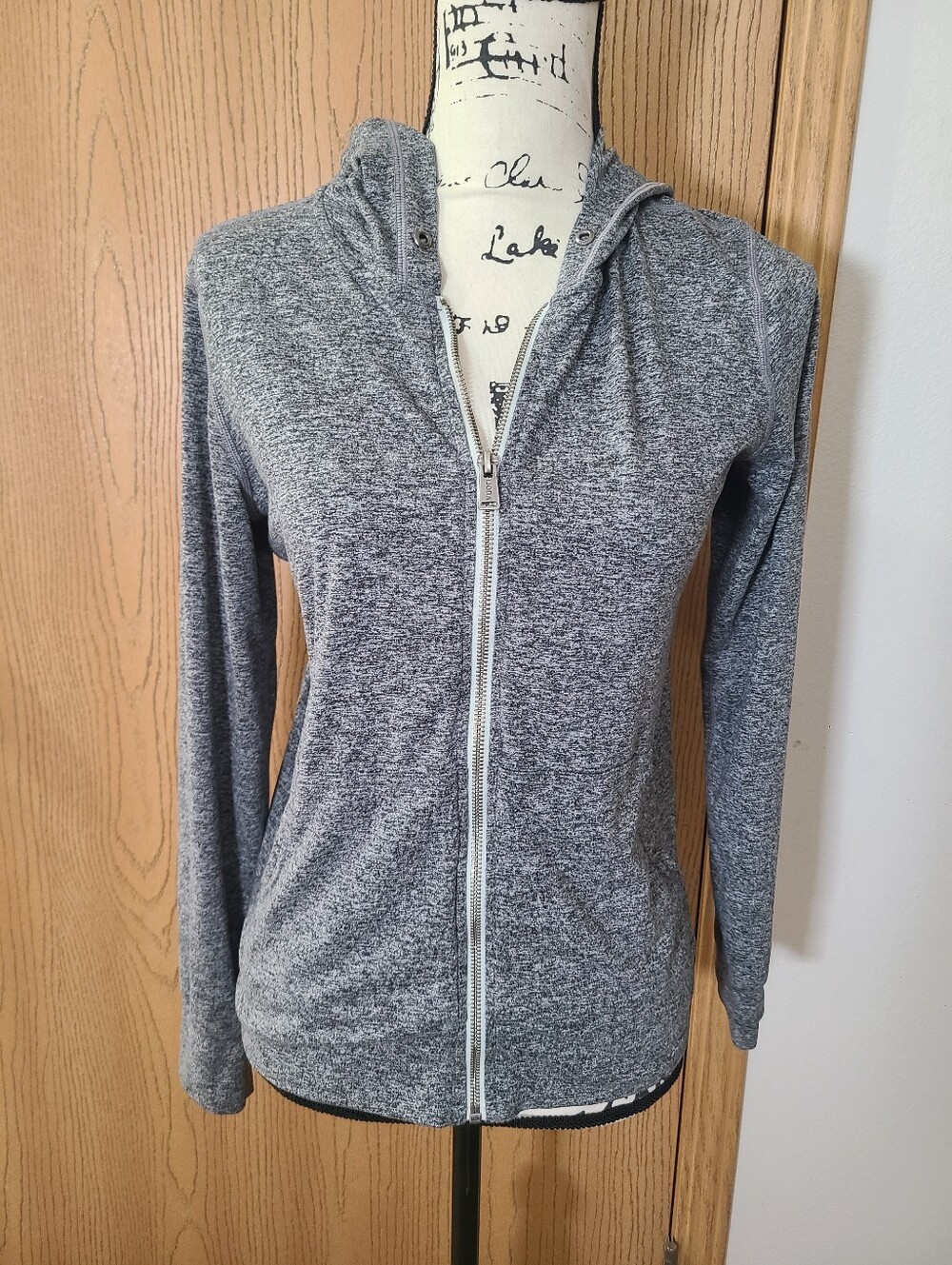 Vuori Heather Gray Full Zip Athletic Hoodie Sweatshirt Loungewear